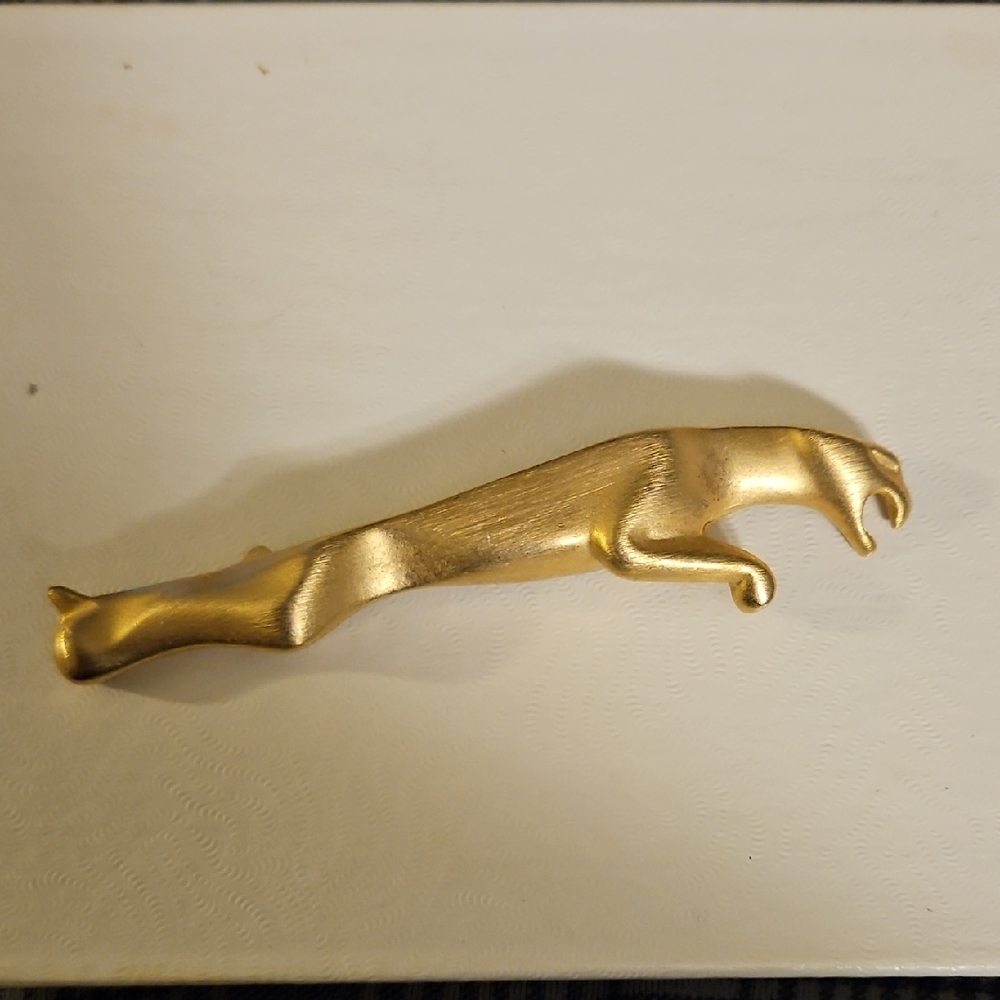 Golden Jaguar Brooch, 1980s, Matte Goldtone Metal